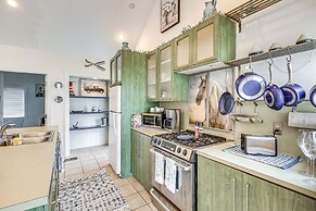 Walk to Lake Chicot: Cottage w/ Yard & Views!