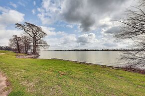 Walk to Lake Chicot: Cottage w/ Yard & Views!