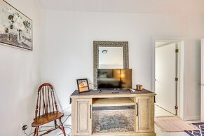 Walk to Lake Chicot: Cottage w/ Yard & Views!