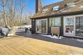 Waterfront Home w/ Boat Dock & Sunroom in Gardiner