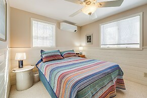 Waterfront Home w/ Boat Dock & Sunroom in Gardiner