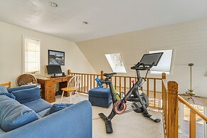 Waterfront Home w/ Boat Dock & Sunroom in Gardiner