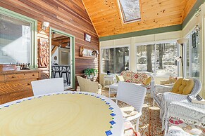 Waterfront Home w/ Boat Dock & Sunroom in Gardiner