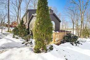 Waterfront Home w/ Boat Dock & Sunroom in Gardiner