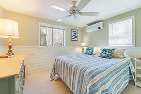 Waterfront Home w/ Boat Dock & Sunroom in Gardiner