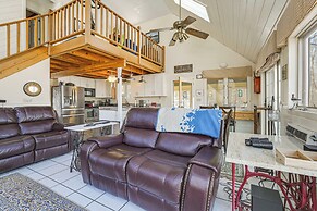 Waterfront Home w/ Boat Dock & Sunroom in Gardiner
