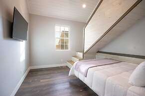 Twice Charmed 8 Bedroom Townhouse