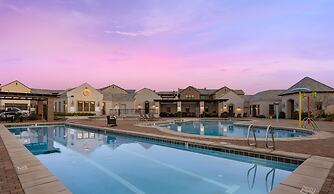 Twice Charmed 8 Bedroom Townhouse