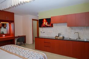 Clayton Luxury Suite