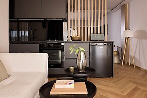 Cama Luxury Suites Kavouri