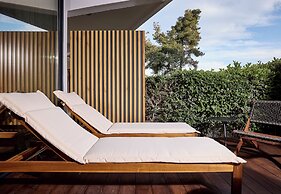 Cama Luxury Suites Kavouri