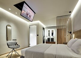 Cama Luxury Suites Kavouri