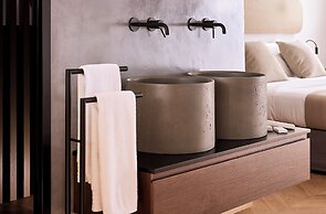 Cama Luxury Suites Kavouri