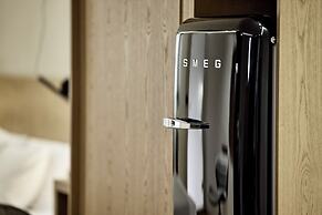 Cama Luxury Suites Kavouri