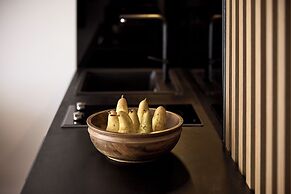 Cama Luxury Suites Kavouri