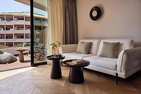 Cama Luxury Suites Kavouri