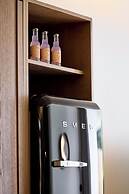 Cama Luxury Suites Kavouri