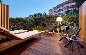 Cama Luxury Suites Kavouri