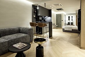 Cama Luxury Suites Kavouri