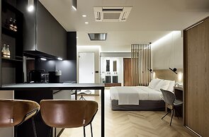 Cama Luxury Suites Kavouri