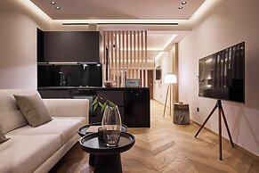 Cama Luxury Suites Kavouri