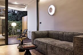 Cama Luxury Suites Kavouri