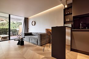 Cama Luxury Suites Kavouri