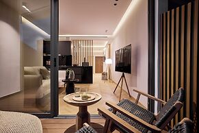 Cama Luxury Suites Kavouri