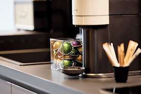 Cama Luxury Suites Kavouri