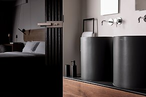 Cama Luxury Suites Kavouri