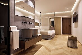 Cama Luxury Suites Kavouri