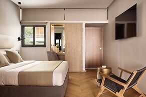 Cama Luxury Suites Kavouri