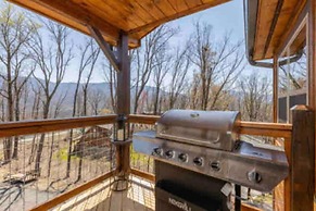Dreamy Bear Lodge in Gatlinburg