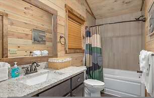 Dreamy Bear Lodge in Gatlinburg