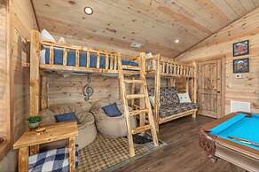 Dreamy Bear Lodge in Gatlinburg