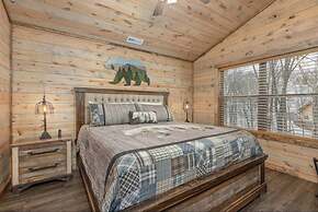 Dreamy Bear Lodge in Gatlinburg