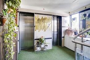 Cozy Stays Andheri Near Western Express Highway