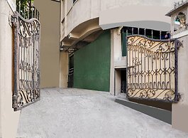 Cozy Stays Andheri Near Western Express Highway