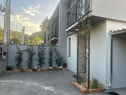 GEMINADO CASA 2 ALTO PADRÃO 3 QUARTOS