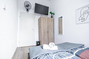 Cozy Room Shared Apt Millennium Tower