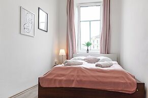 Cozy Room Shared Apt Millennium Tower