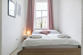 Cozy Room Shared Apt Millennium Tower