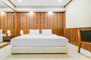 Cozy Deluxe Room at Chappan Market Indore