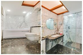 Cozy Deluxe Room at Chappan Market Indore