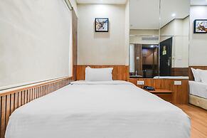 Cozy Deluxe Room at Chappan Market Indore