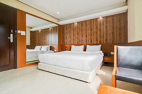 Cozy Deluxe Room at Chappan Market Indore