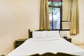 Premium Stays Near Fergusson College