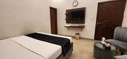 Red Fort Hotel Gulberg