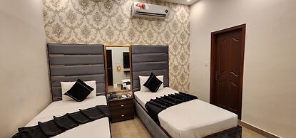 Red Fort Hotel Gulberg