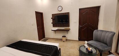 Red Fort Hotel Gulberg